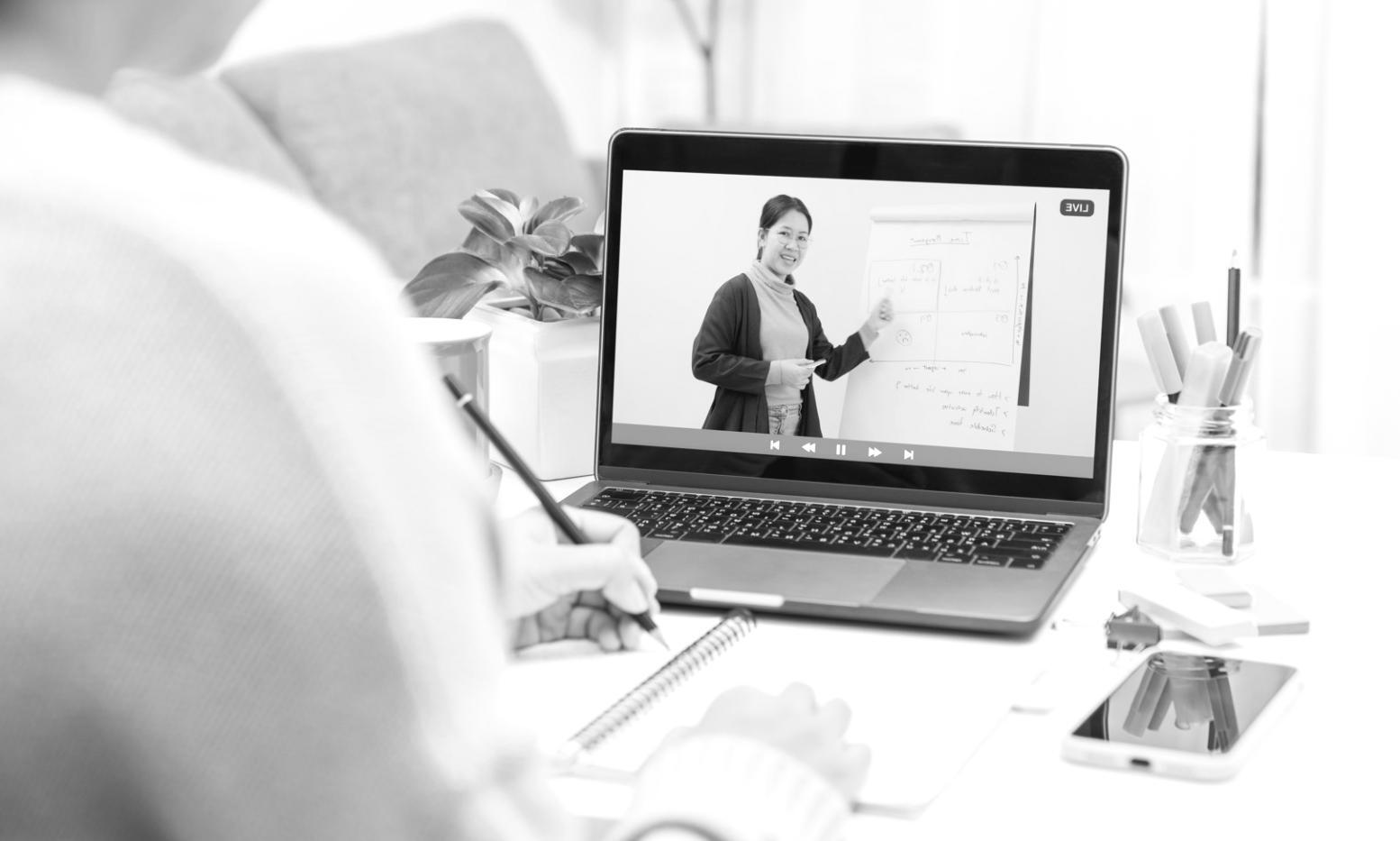 Ambiente di lavoro collaborativo con strumenti per il link building